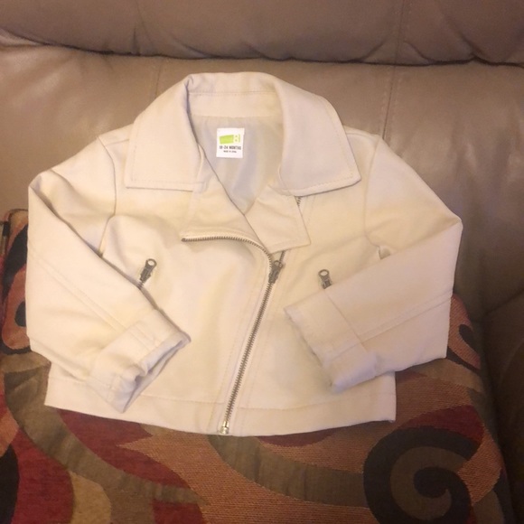 A very stylish leather like toddler’s cream colour jacket, size 18-24 months - Picture 4 of 4